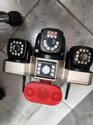 Solar Powered CCTV 4 Independent Lenses 4g Model Has Alarm Siren