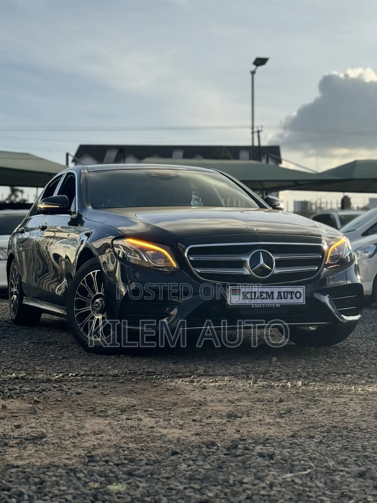 Mercedes-Benz E200 2017 Black