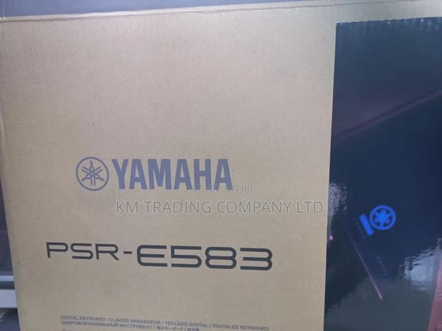 Yamaha PSR-583 Keyboard