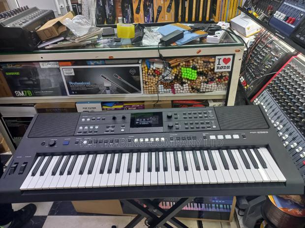 Yamaha PSR-583 Keyboard - thumbnail 4