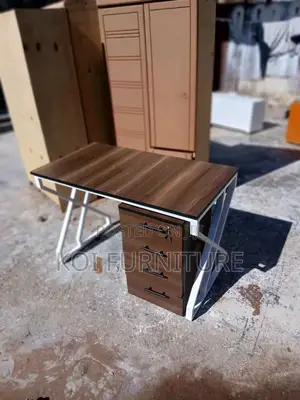 Office Desk : 1.2-Meter Modern Office Desk With Pedestal