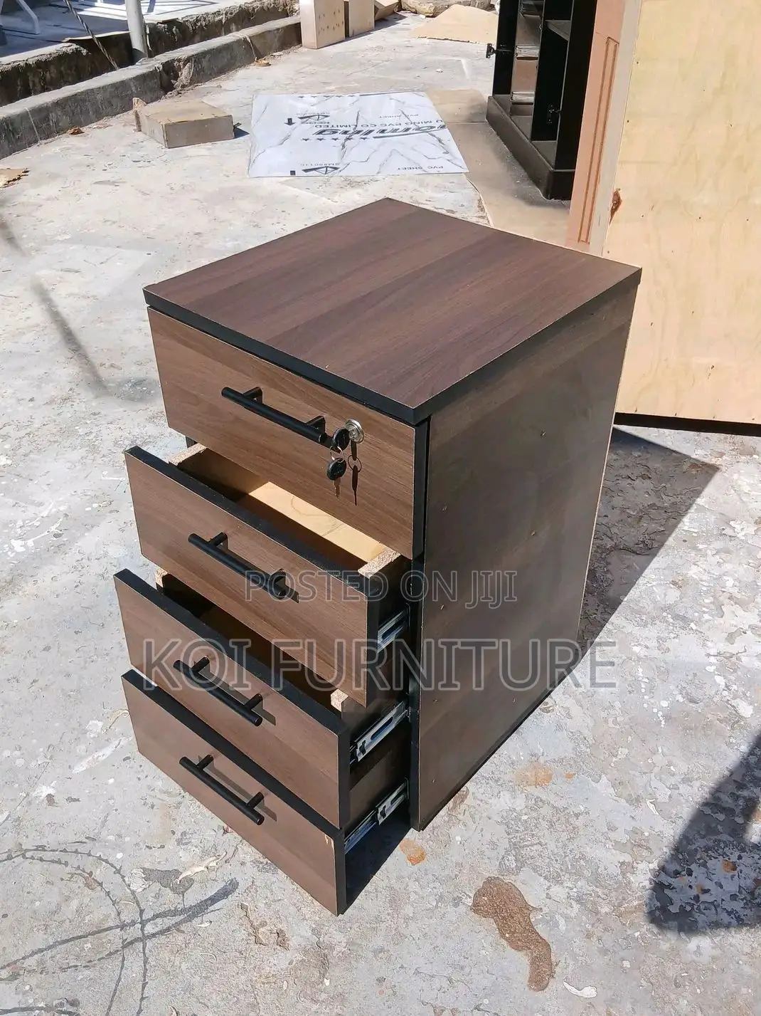 Office Desk : 1.2-Meter Modern Office Desk With Pedestal
