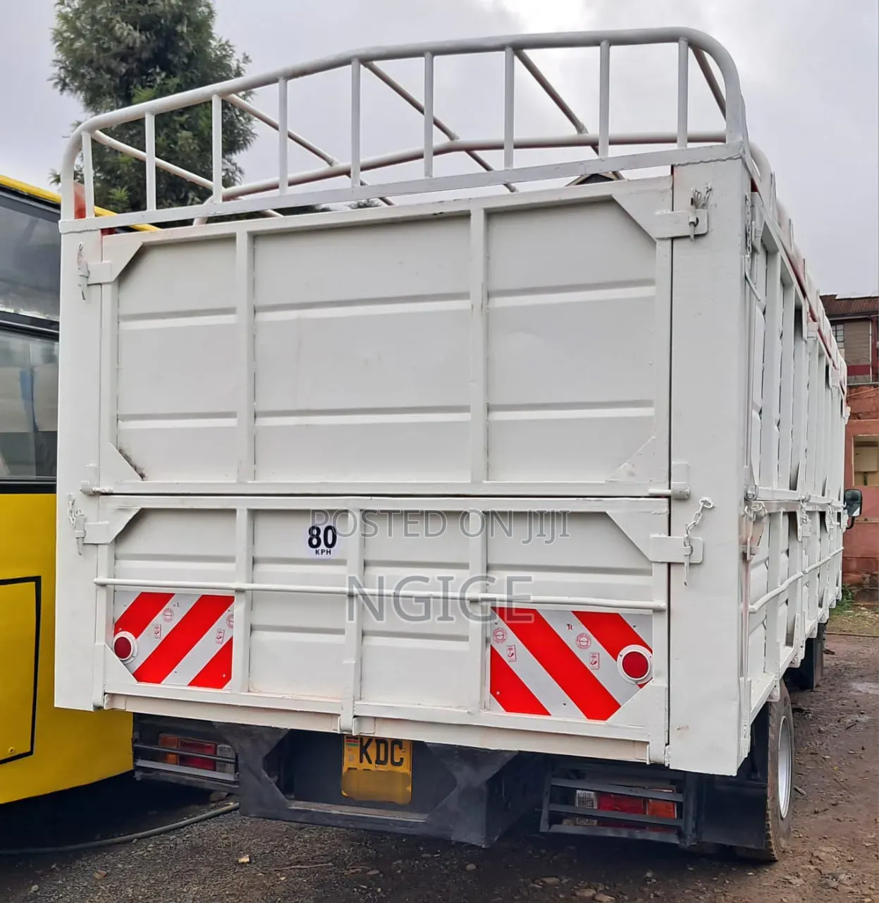 Isuzu NQR 2021 White