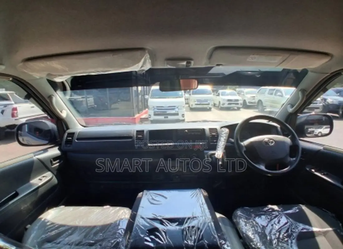 Toyota HiAce 2019 Silver