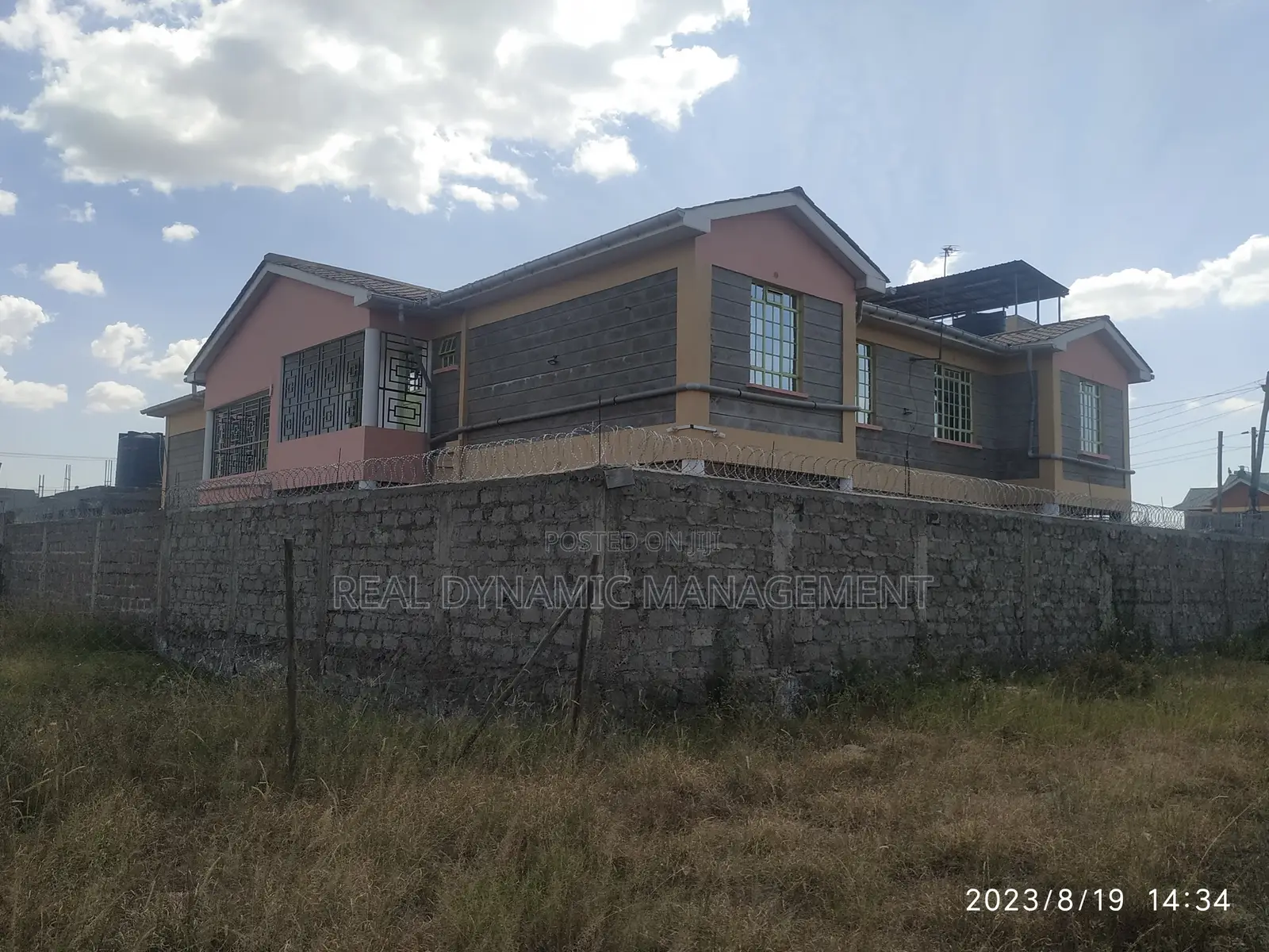 3bdrm Maisonette in Plainsville, Gate B for rent