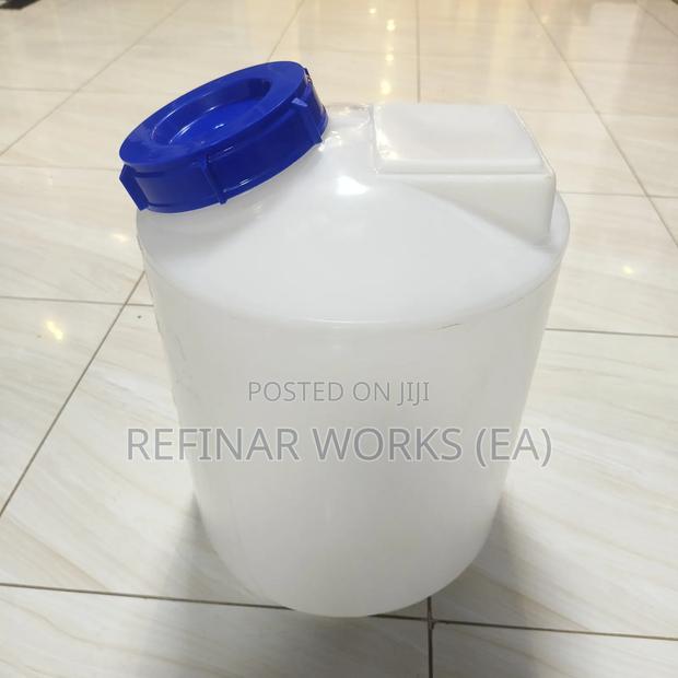 Plastic Dosing Tank 40l – Compact Chemical Storage With Pump Mount - thumbnail 2