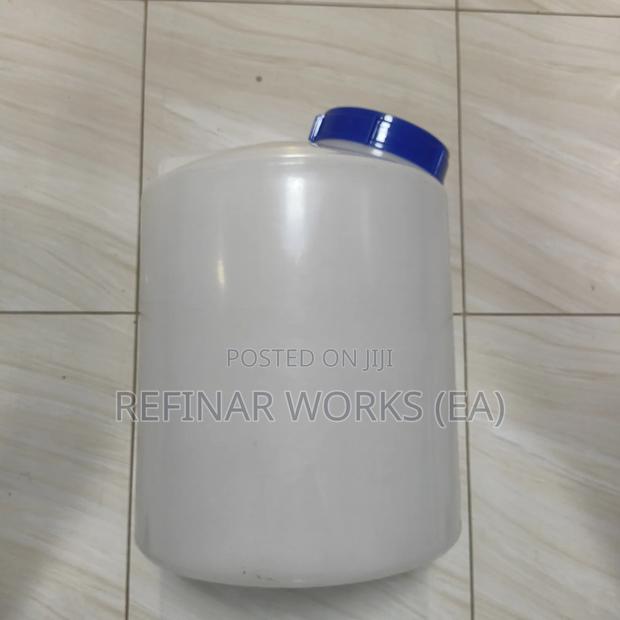 Plastic Dosing Tank 40l – Compact Chemical Storage With Pump Mount - thumbnail 4
