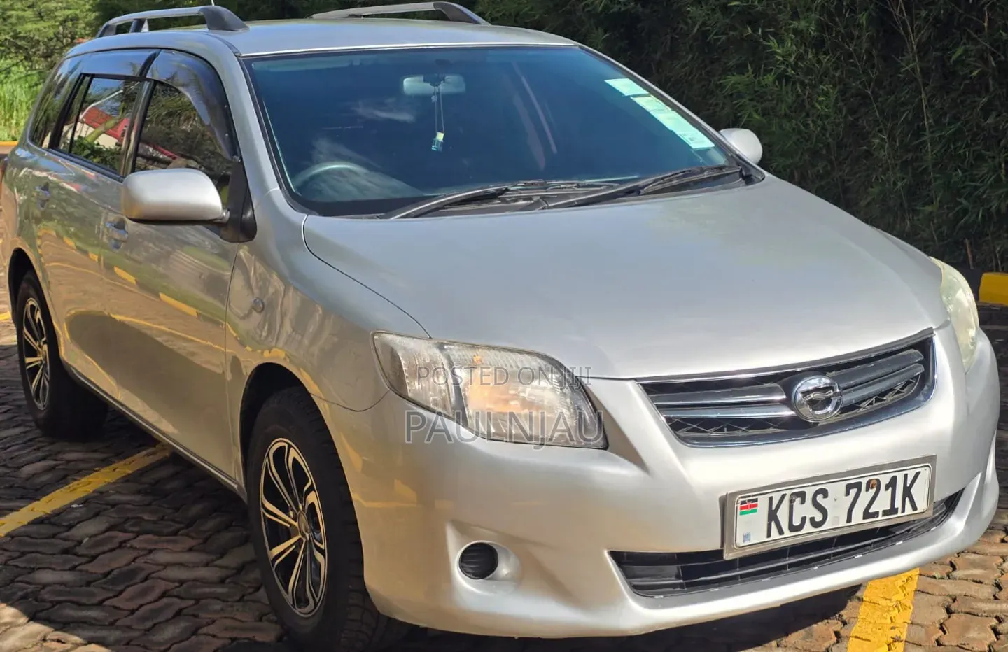 Toyota Corolla Fielder 2012