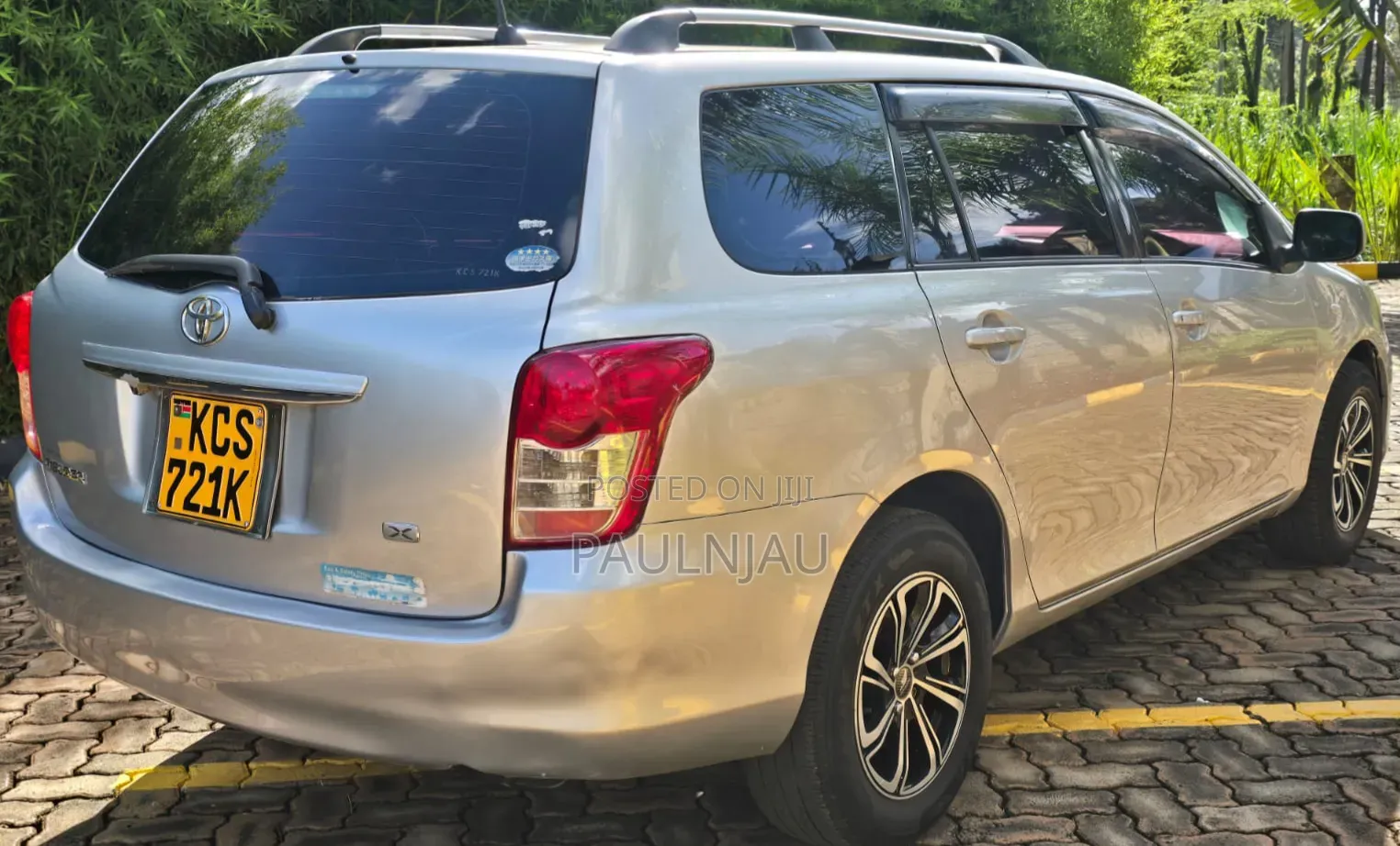 Toyota Corolla Fielder 2012