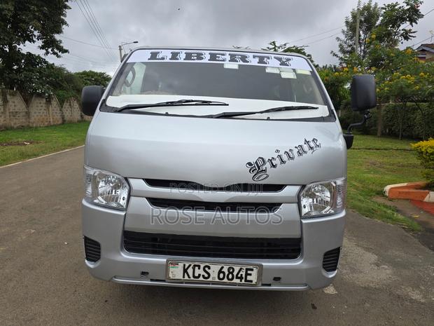Toyota HiAce 2012 Silver