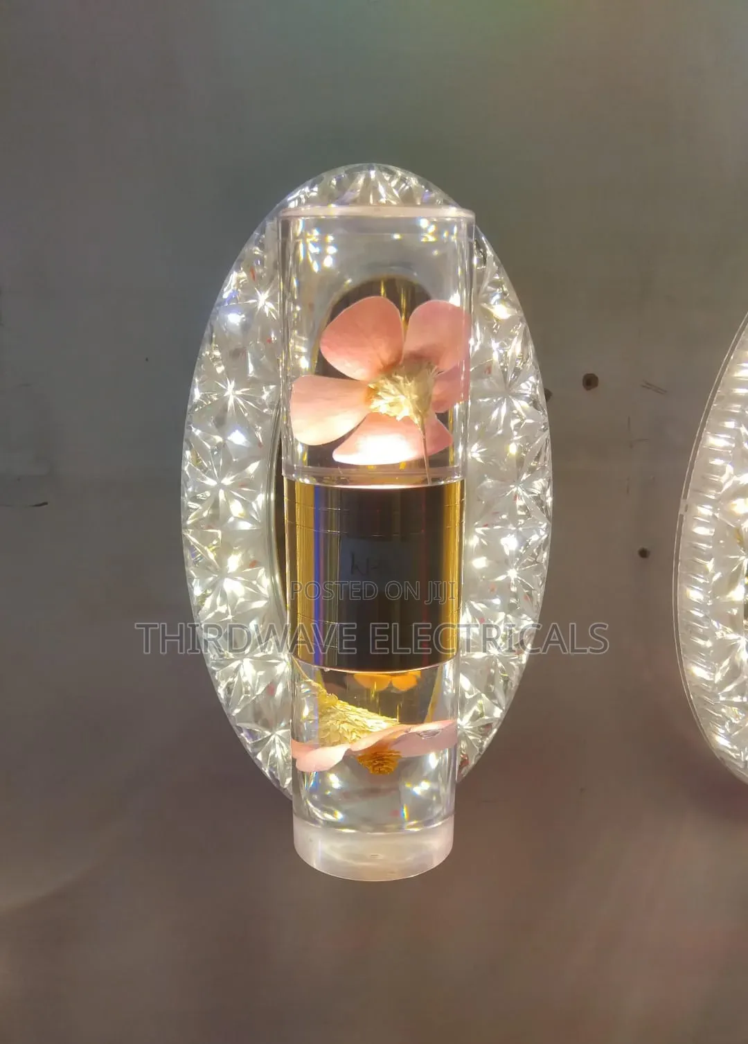 Modern Crystal and Gold Wall Sconce Wall Bracket
