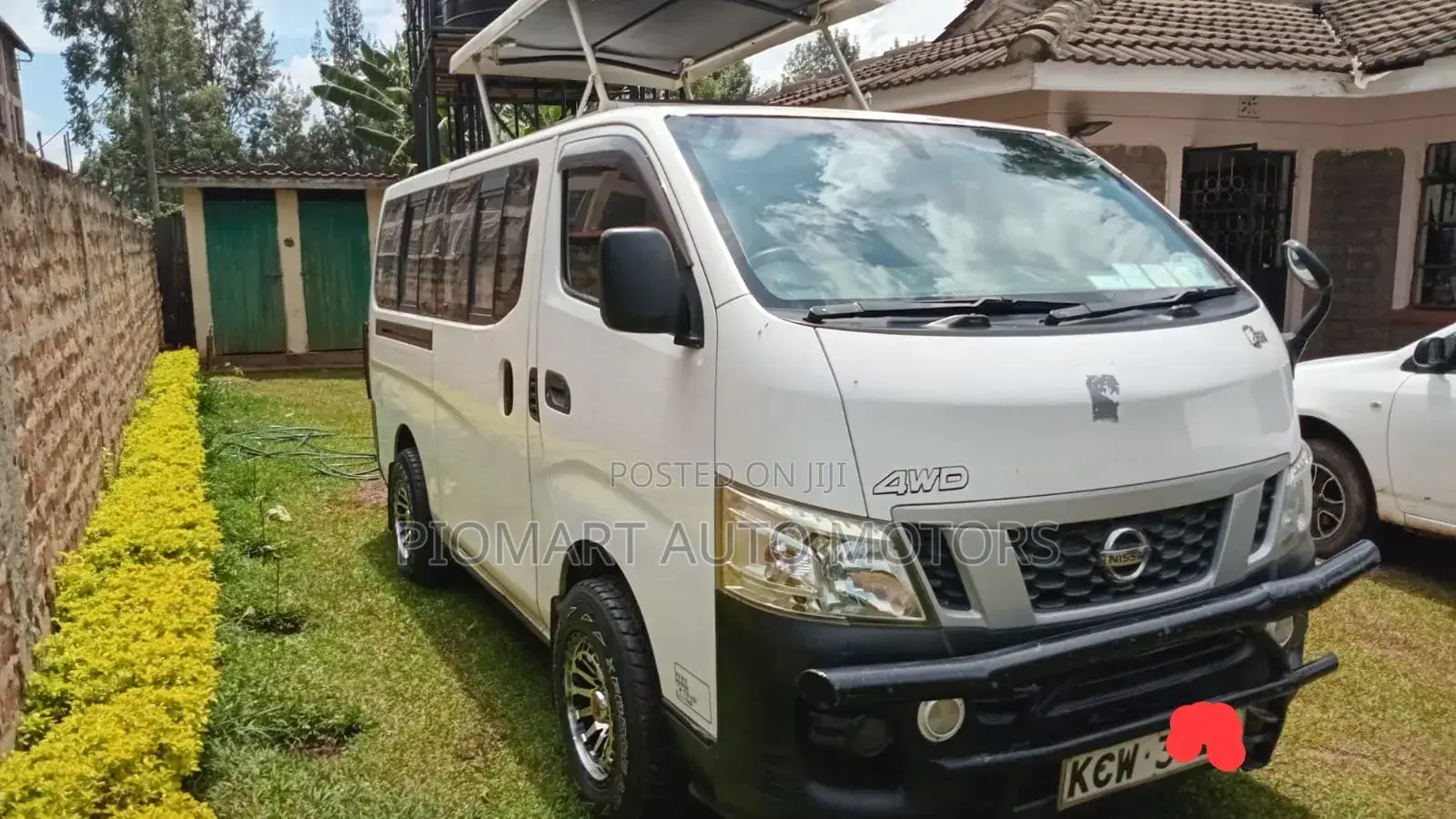 Nissan Caravan 2013 White