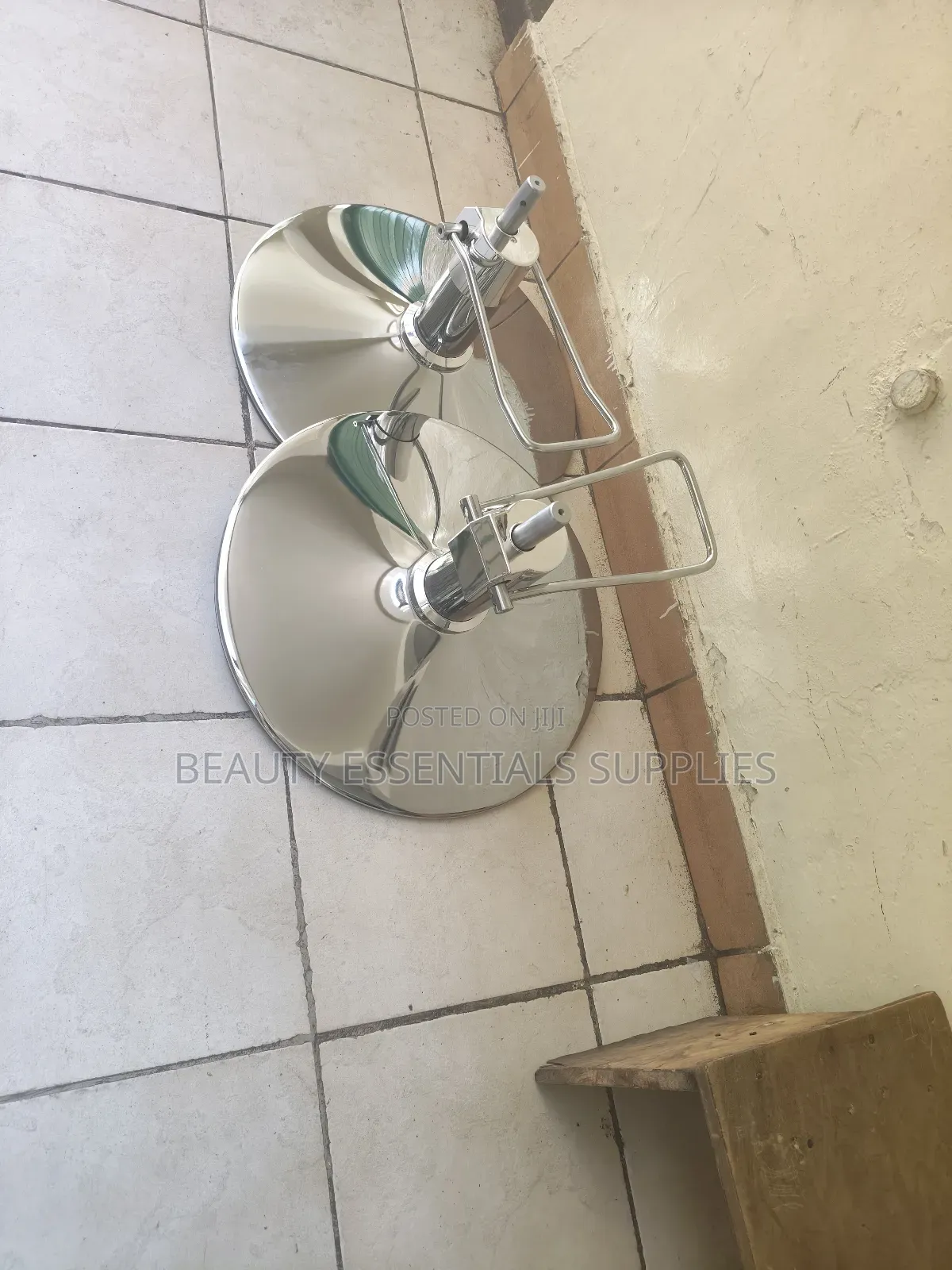 Styling Chair/ Small Base and Hydraulic