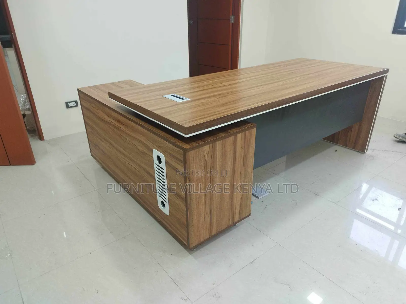 1.8m L-Shaped Managerial Office Task Table