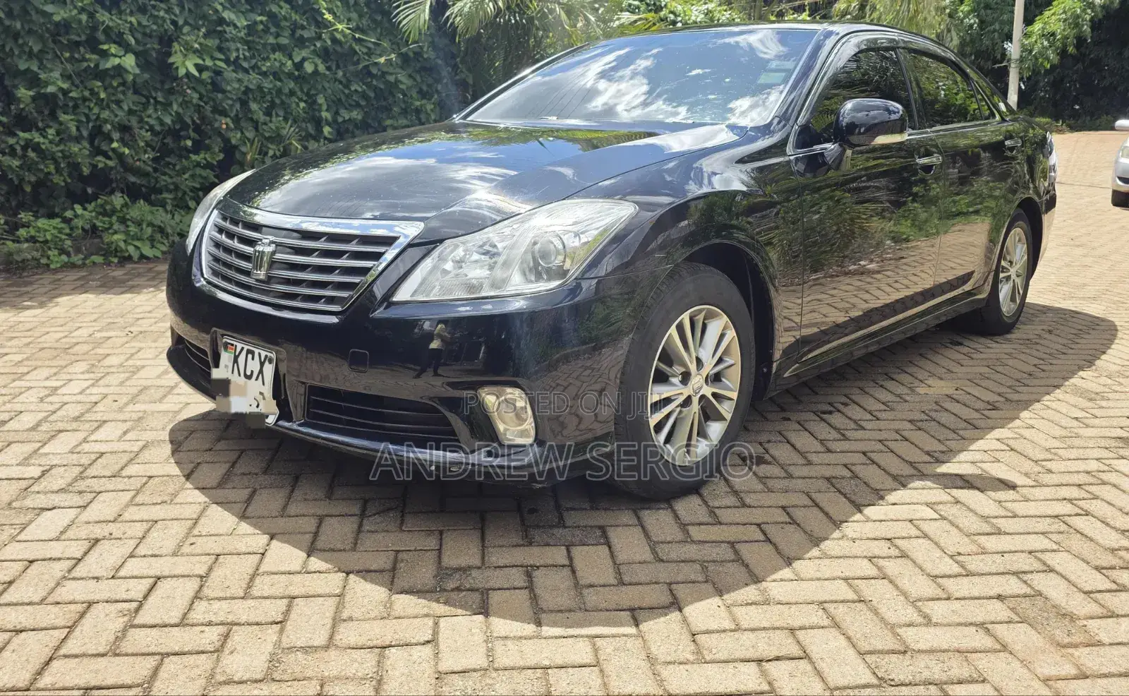 Toyota Crown 2012 Black