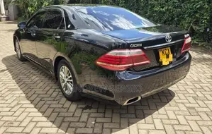 Toyota Crown 2012 Black