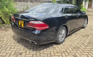 Toyota Crown 2012 Black