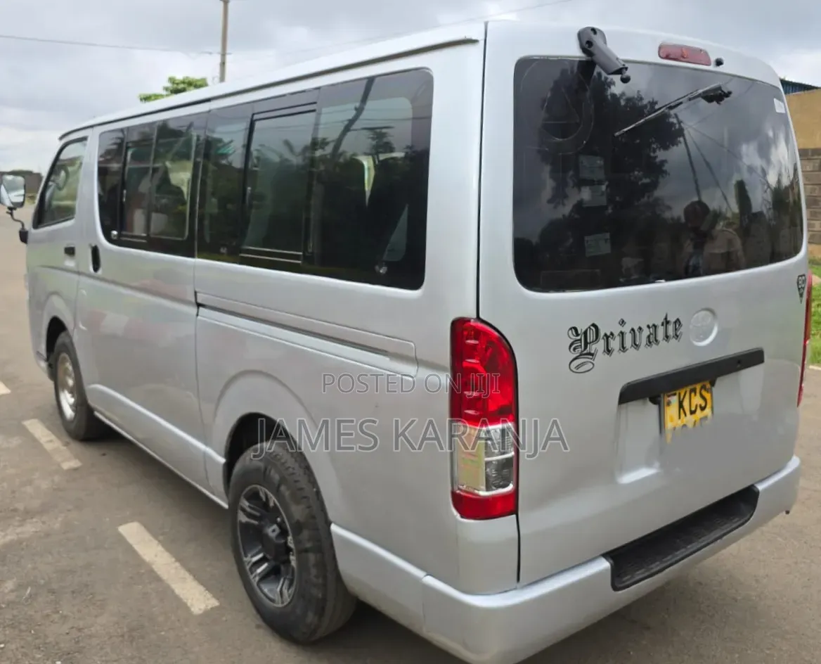 Toyota HiAce 2012 Silver