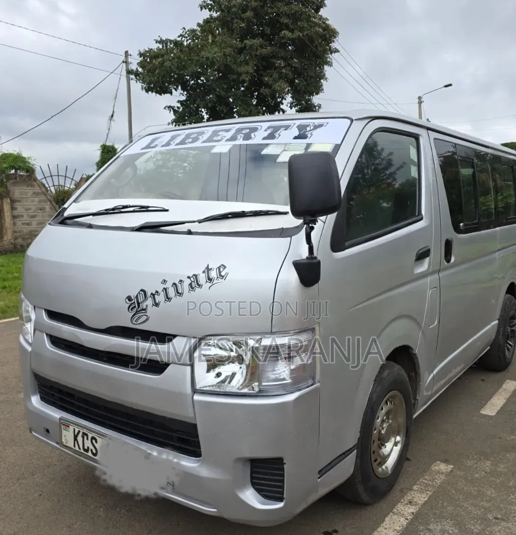 Toyota HiAce 2012 Silver