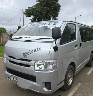 Toyota HiAce 2012 Silver
