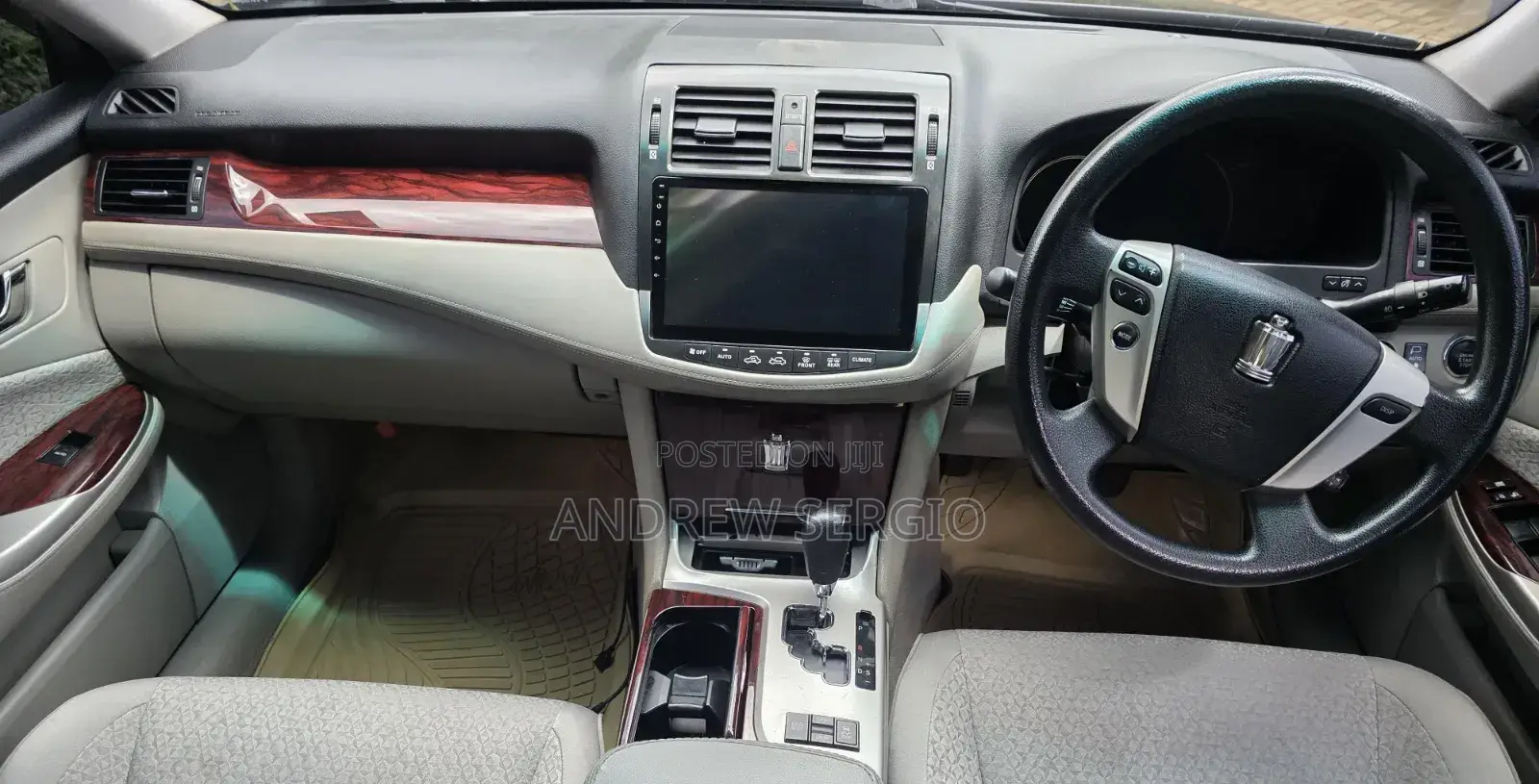 Toyota Crown 2012 Black