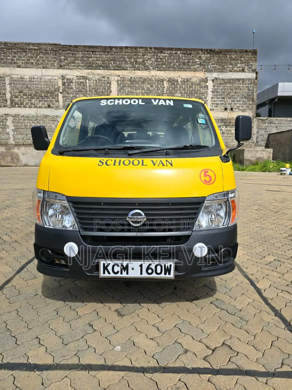 Nissan Caravan (Urvan) 2010 Yellow