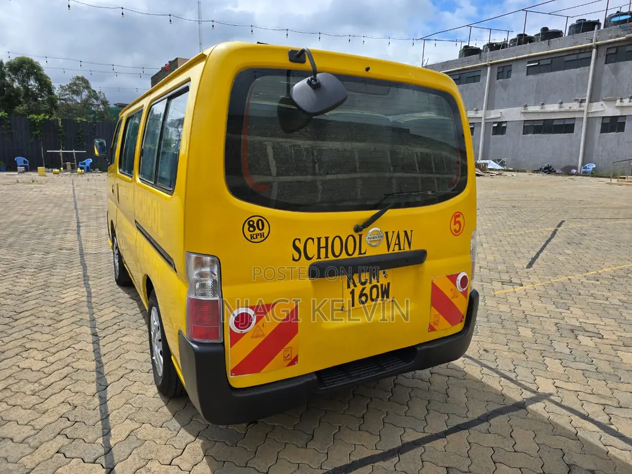 Nissan Caravan (Urvan) 2010 Yellow