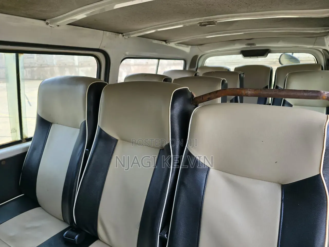 Nissan Caravan (Urvan) 2010 Yellow