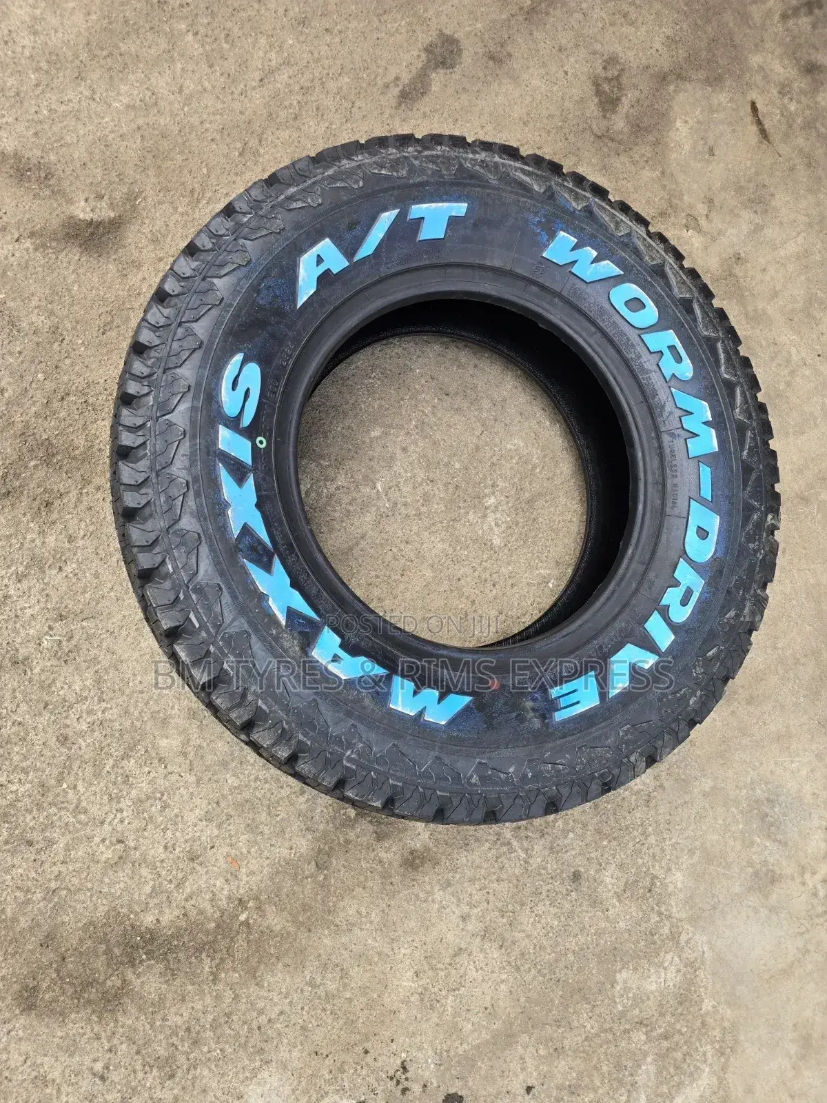215 /80 R15 Maxxis at 980 (All Terrein)