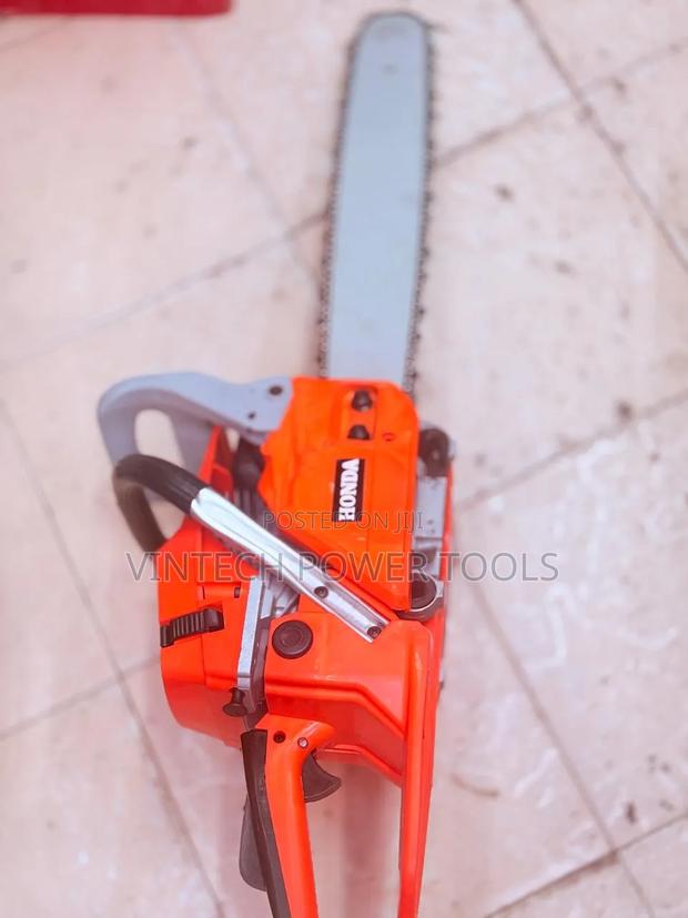 Honda Chainsaw 20inchs