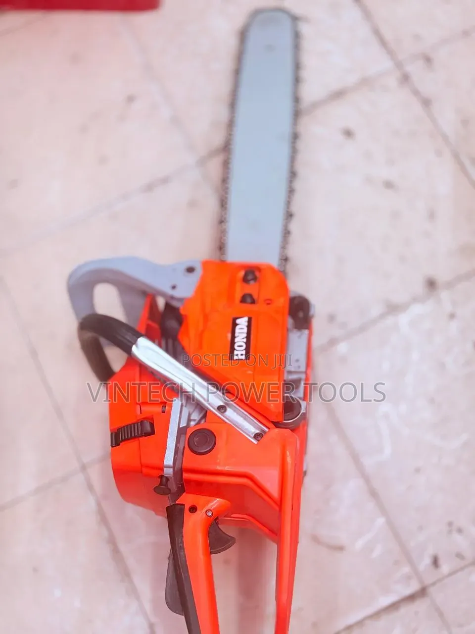 Honda Chainsaw 20inchs