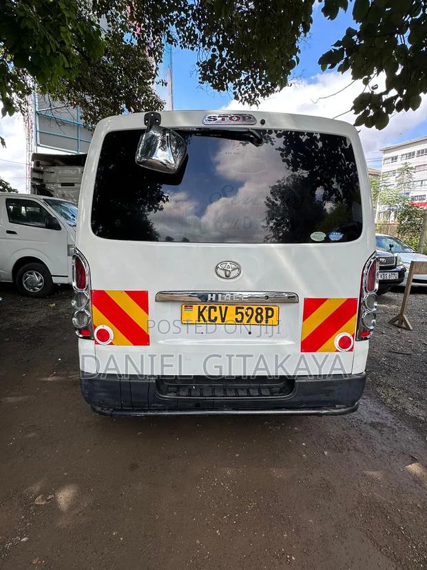 Toyota HiAce 2013 White