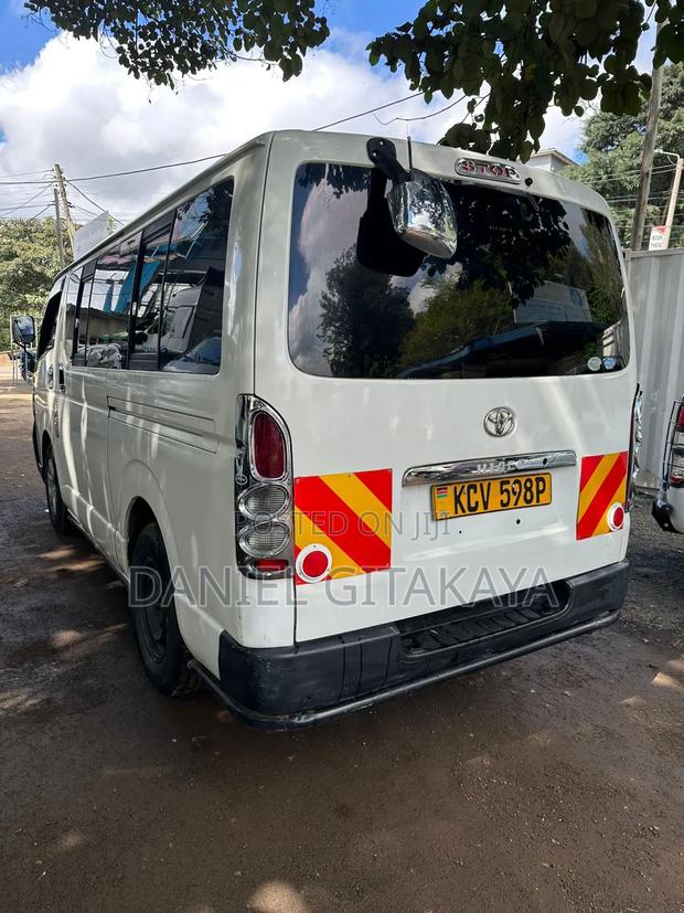 Toyota HiAce 2013 White - thumbnail 2
