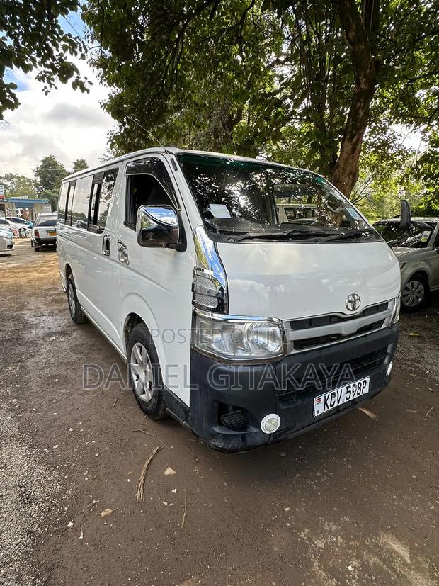 Toyota HiAce 2013 White - thumbnail 4