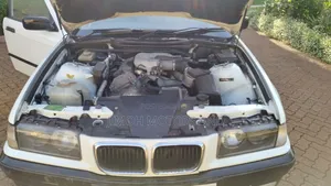 BMW 318i 1998 White