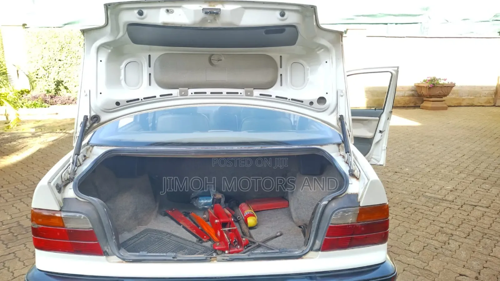 BMW 318i 1998 White