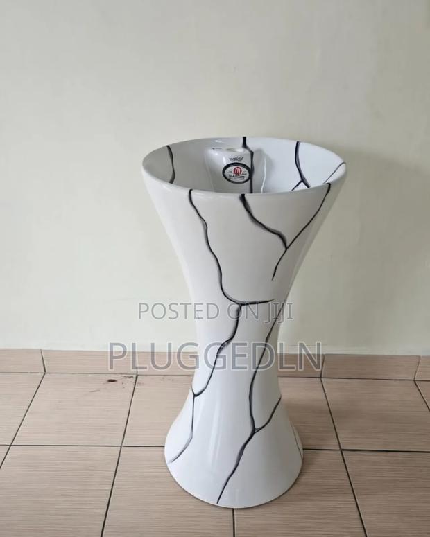 Pedestal Wash Basin