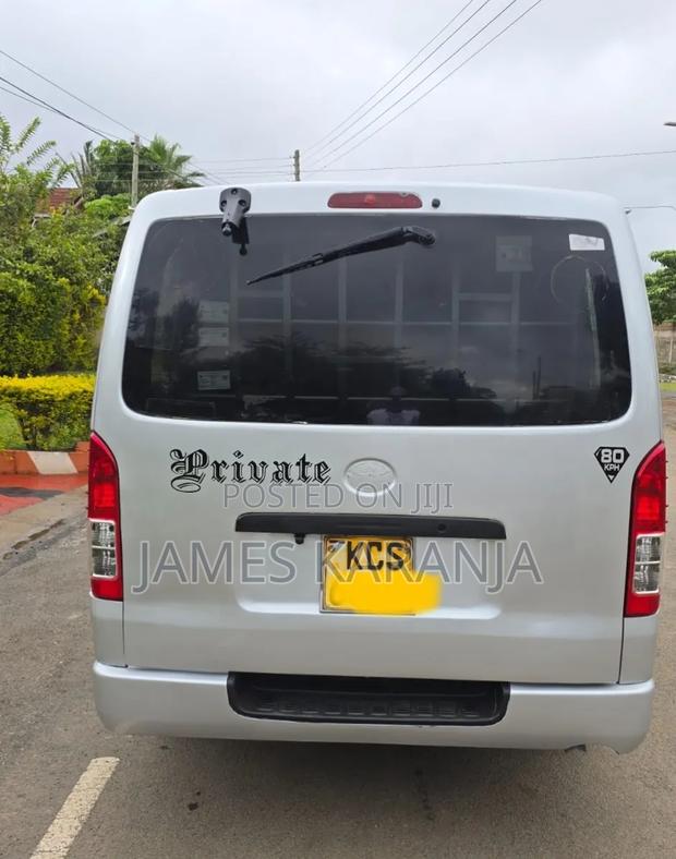 Toyota HiAce 2012 Silver - thumbnail 2