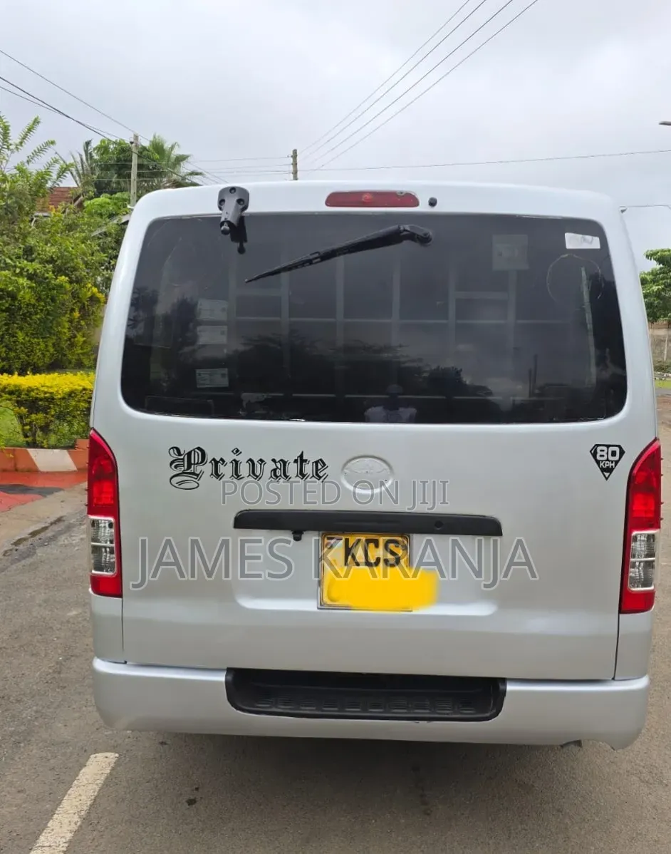 Toyota HiAce 2012 Silver