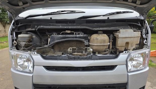 Toyota HiAce 2012 Silver - thumbnail 4