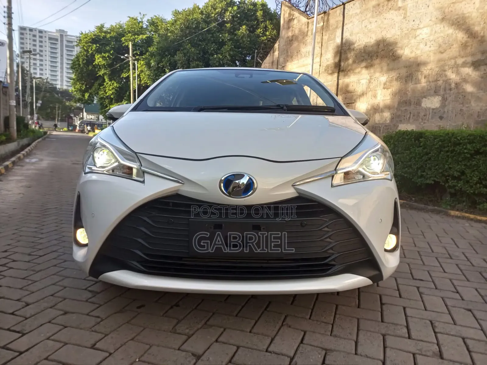 Toyota Vitz 1.5 FWD Hybrid 5dr 2019 Pearl