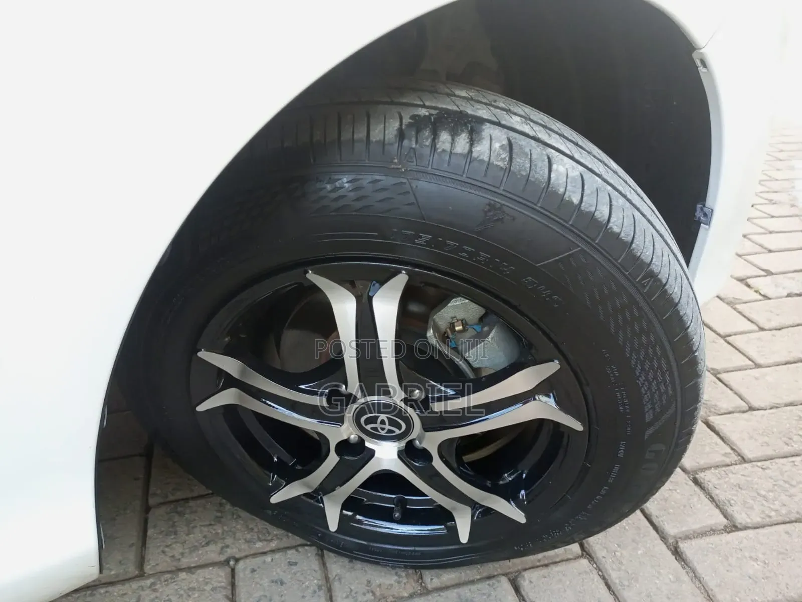 Toyota Vitz 1.5 FWD Hybrid 5dr 2019 Pearl