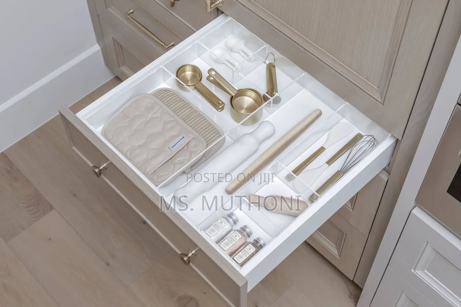 Multifunctional Expandable Acrylic Drawer/Cutlery Organizer*
