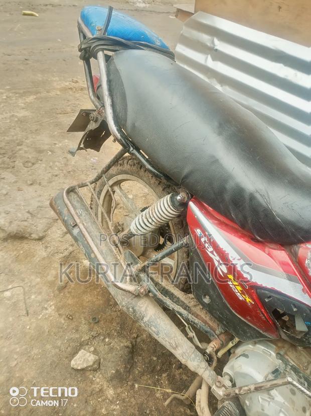 TVS HLX 125 2020 Red - thumbnail 2