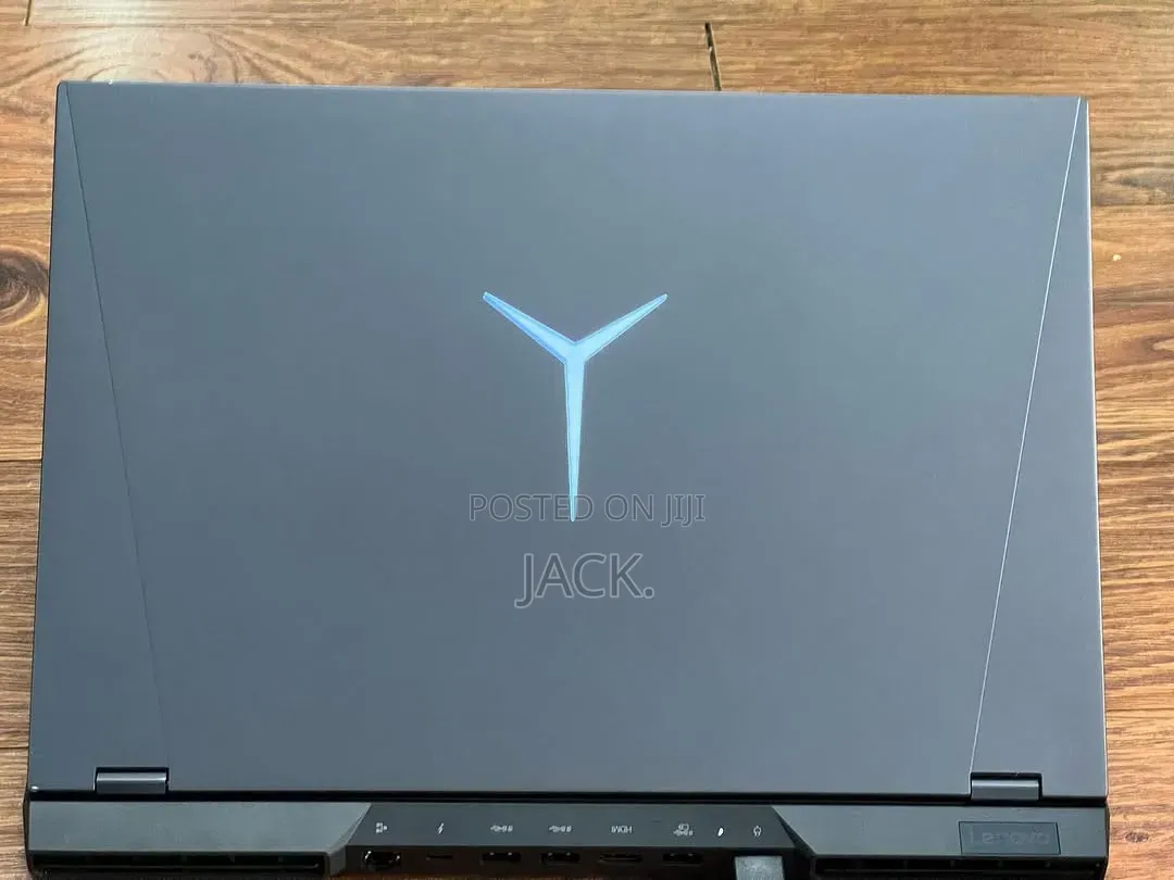 Laptop Lenovo Legion Pro 7 32GB Intel Core i9 SSD 2T