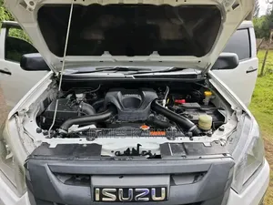 Isuzu D-MAX 2019 White