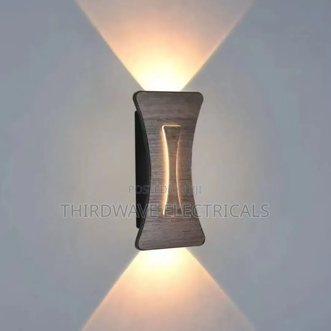 Unique Modern Wood-Look Led Wall Bracket Light Fixture