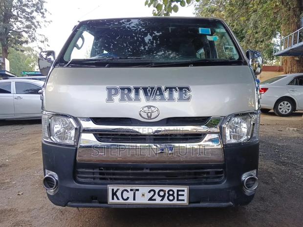 Toyota HiAce 2012 Silver