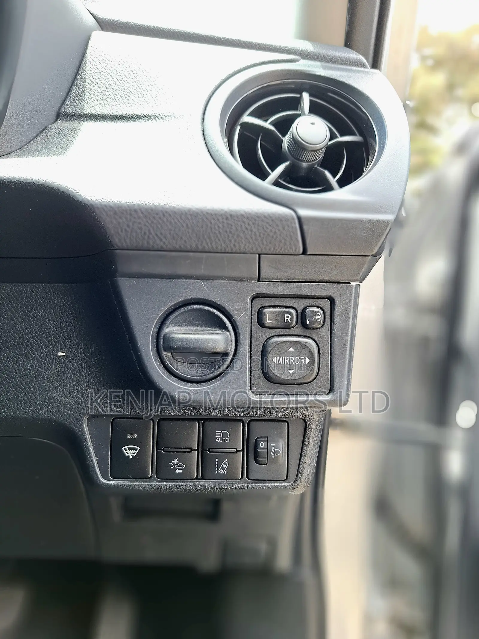 Toyota Axio 2019 Silver