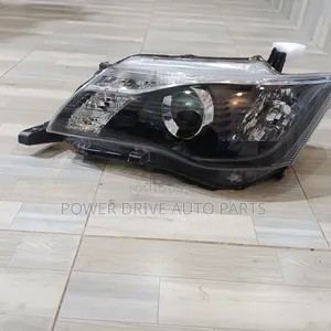 Head Lamp Fielder 2012/ Axio Xenon